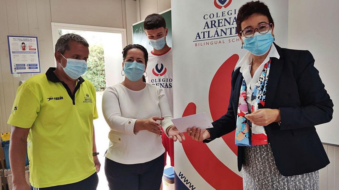 Campaña de ensobrado en el Colegio Arenas Atlántico, en Arucas