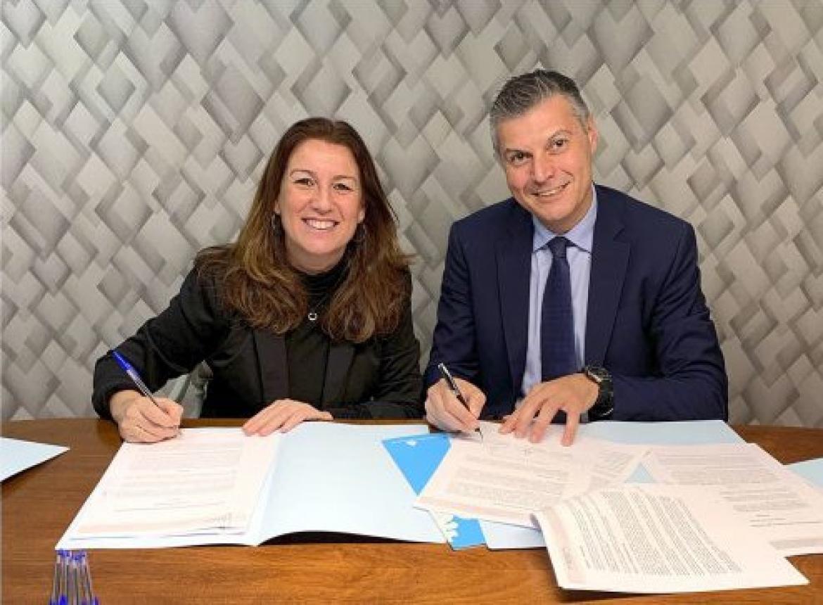 Firma del mismo convenio el pasado año. 