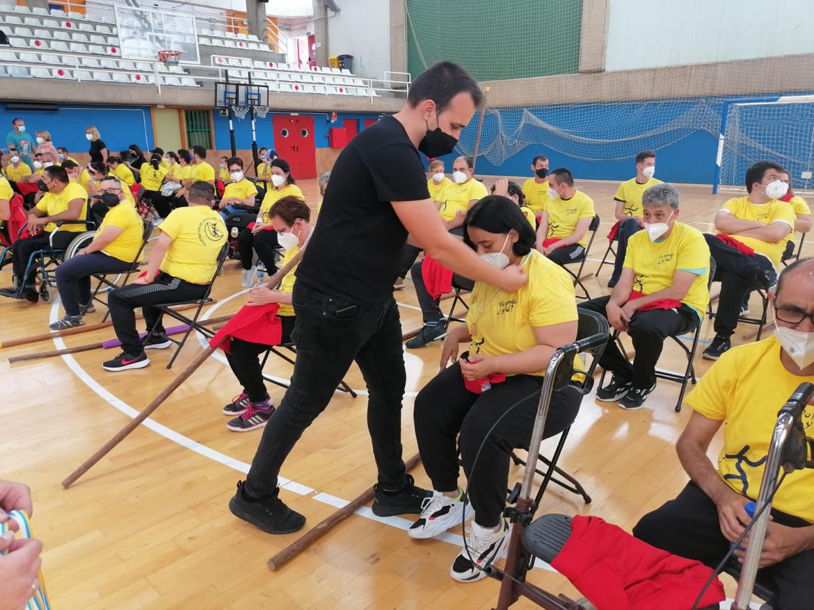 21 usuarios del Centro de Día y de la Residencia de Adultos participan en el II Campeonato de Lucha del Garrote Adaptado
