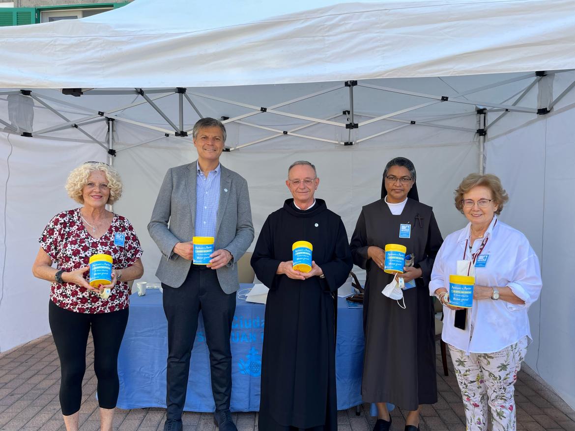 Organizadores de la campaña Cuestación Anual Solidaria