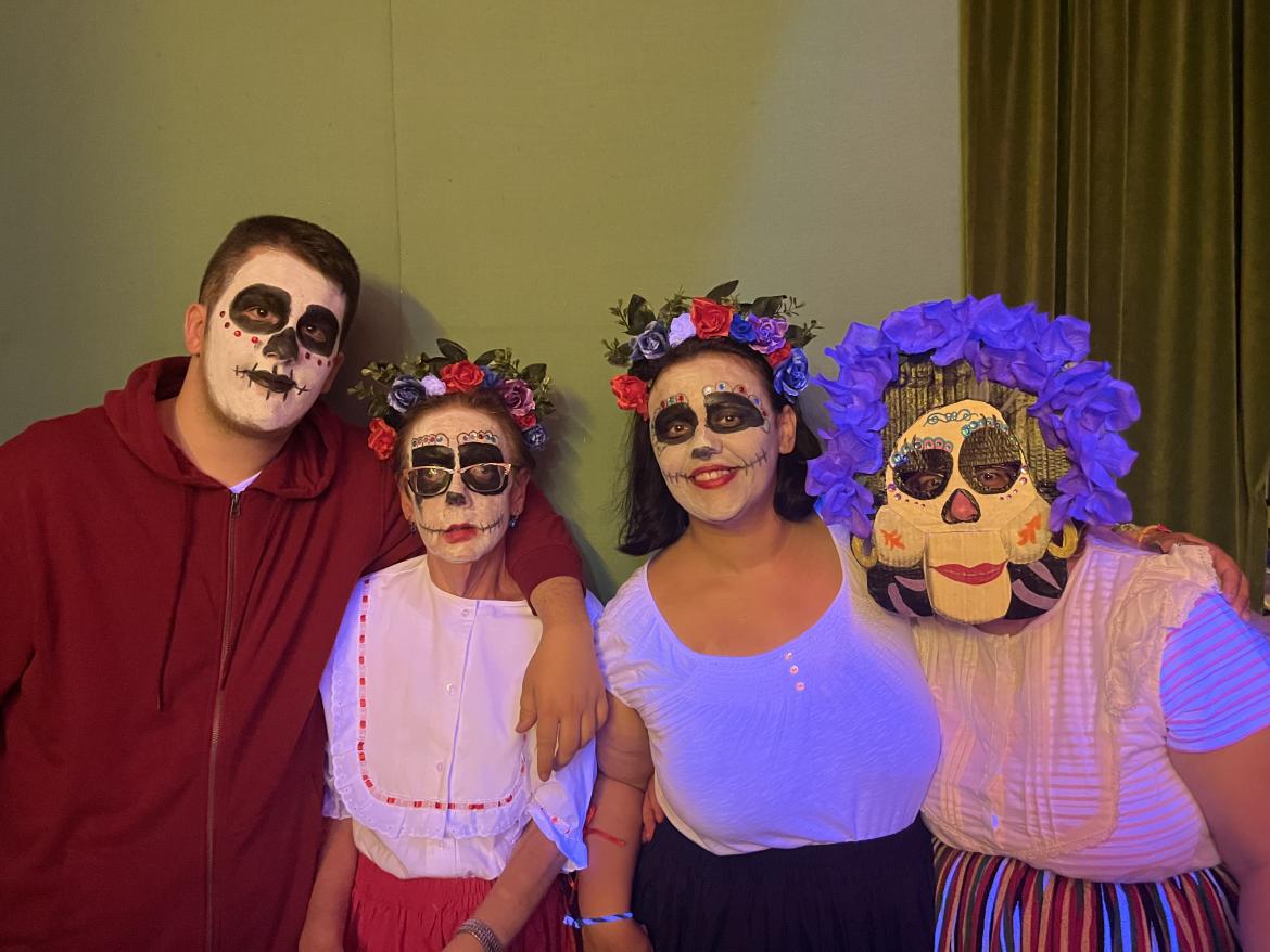 Alumnos del grupo de teatro de Residencia y Centro de Día