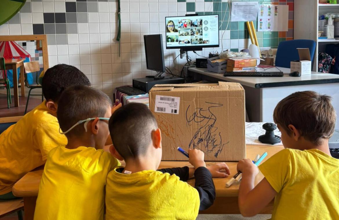 Algunos de los alumnos que participaron en la actividad "El monstruo de los mil tactos"
