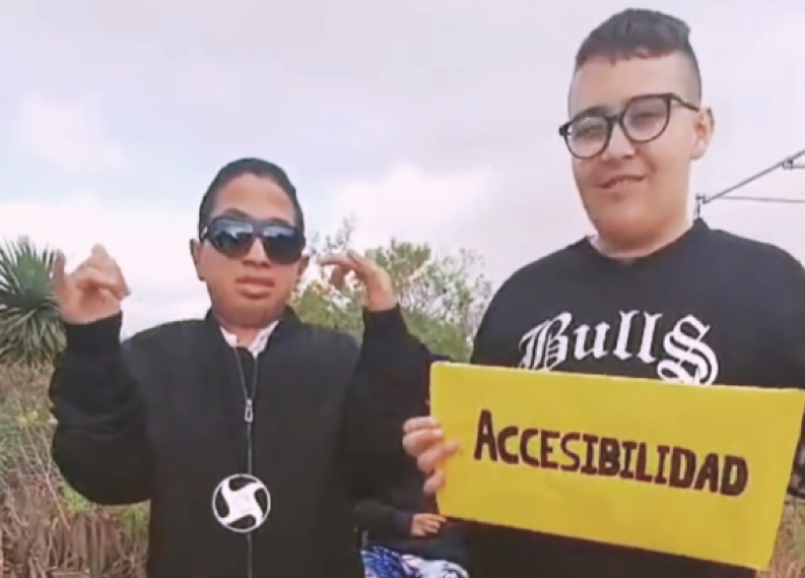 Momento del videoclip del rap de la inclusión