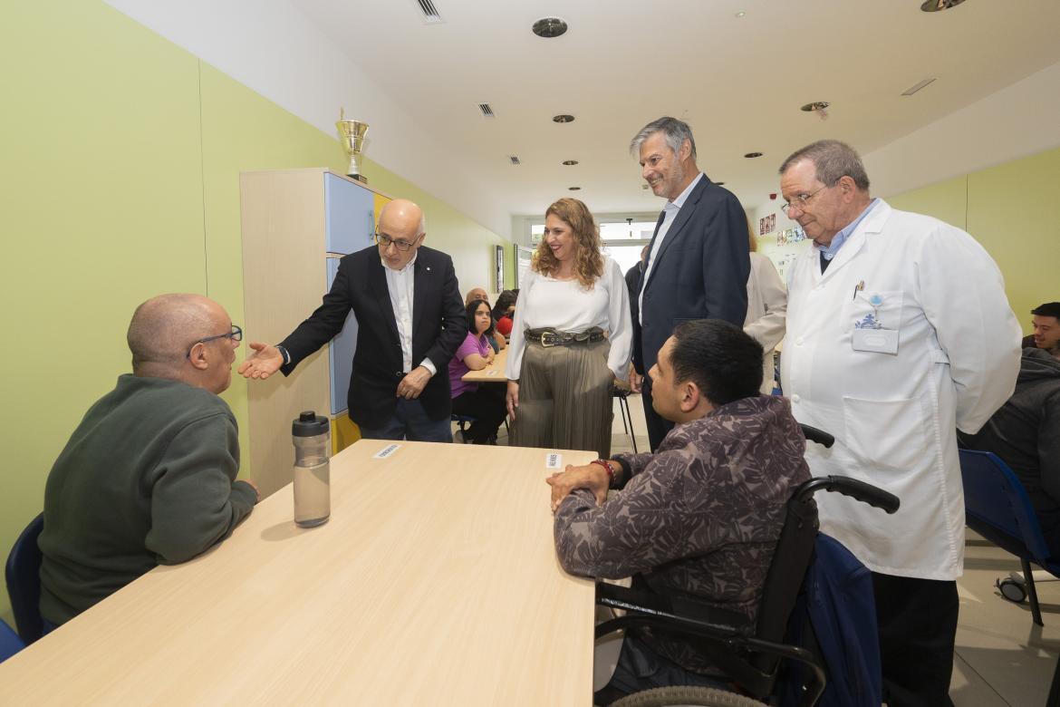 Momento de la visita del Presidente del Cabildo de Gran Canaria y la Consejera de Política Social a la Ciudad San Juan de Dios Las Palmas