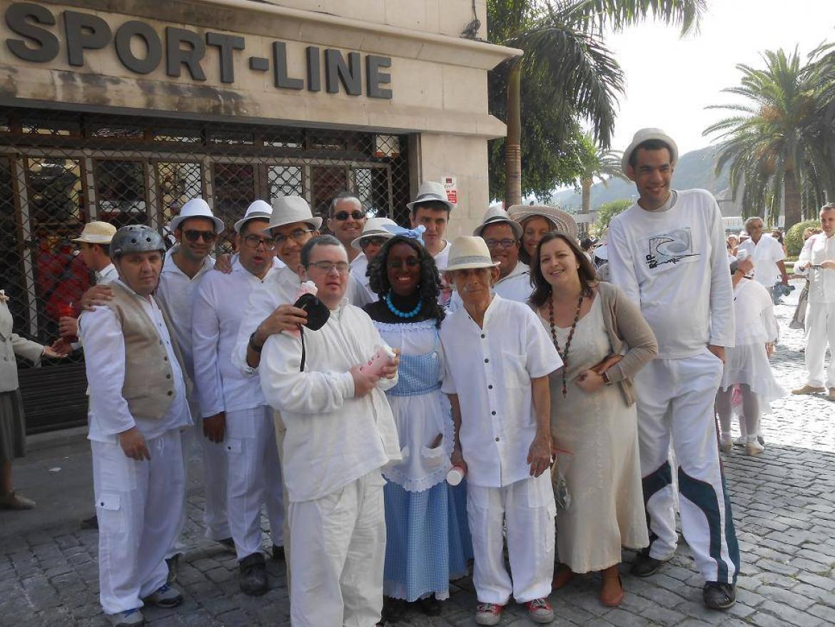 Los usuarios del centro de Triana celebran el carnaval