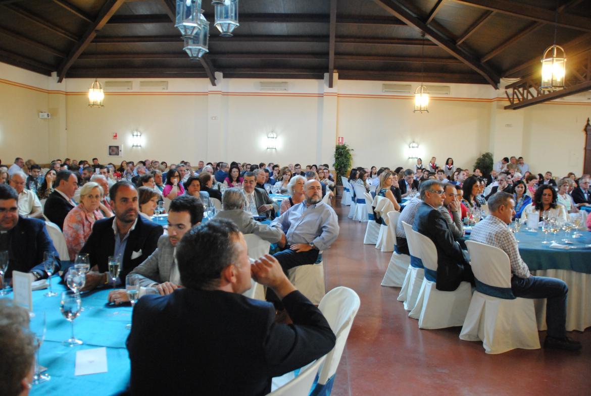 Medio millar de personas acude a la Comida Solidaria de Alcalá