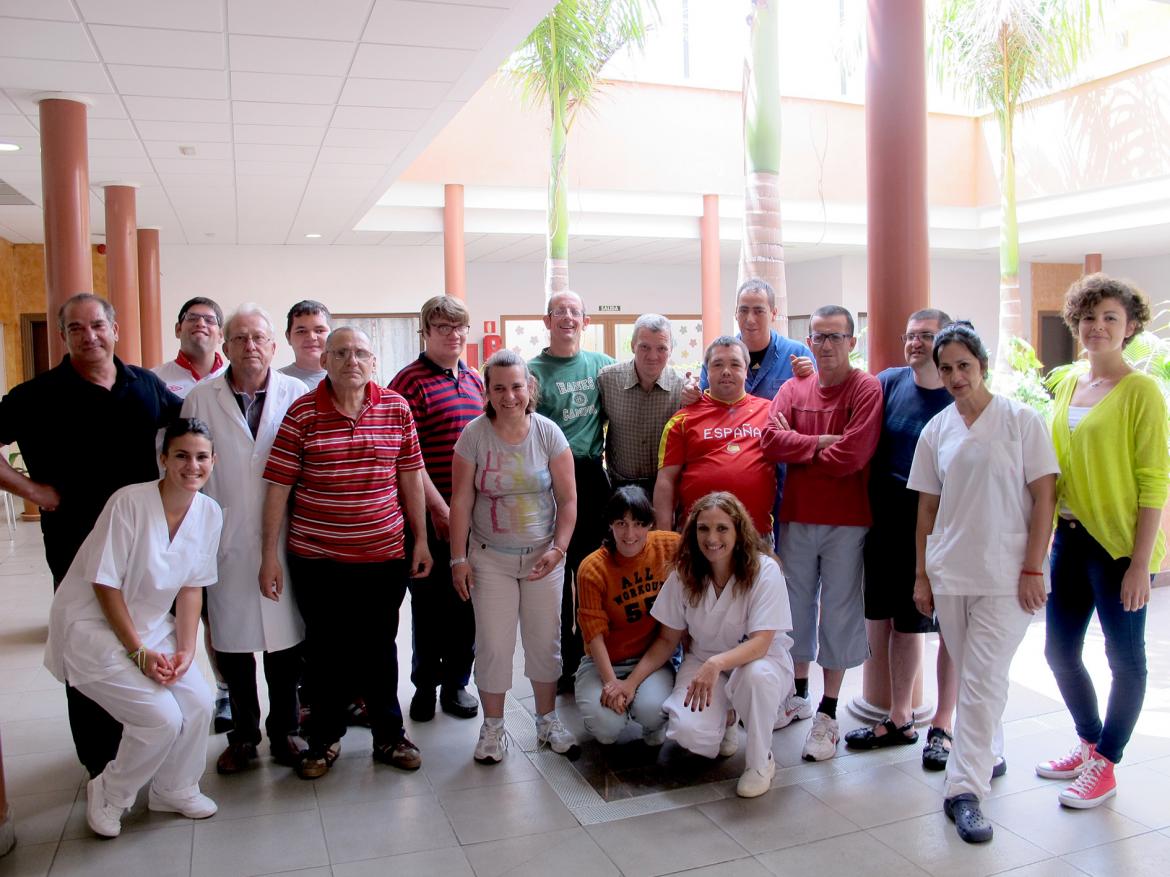 El Centro Psicopedagógico de Tenerife estimula la creatividad de sus usuarios a través de la pintura