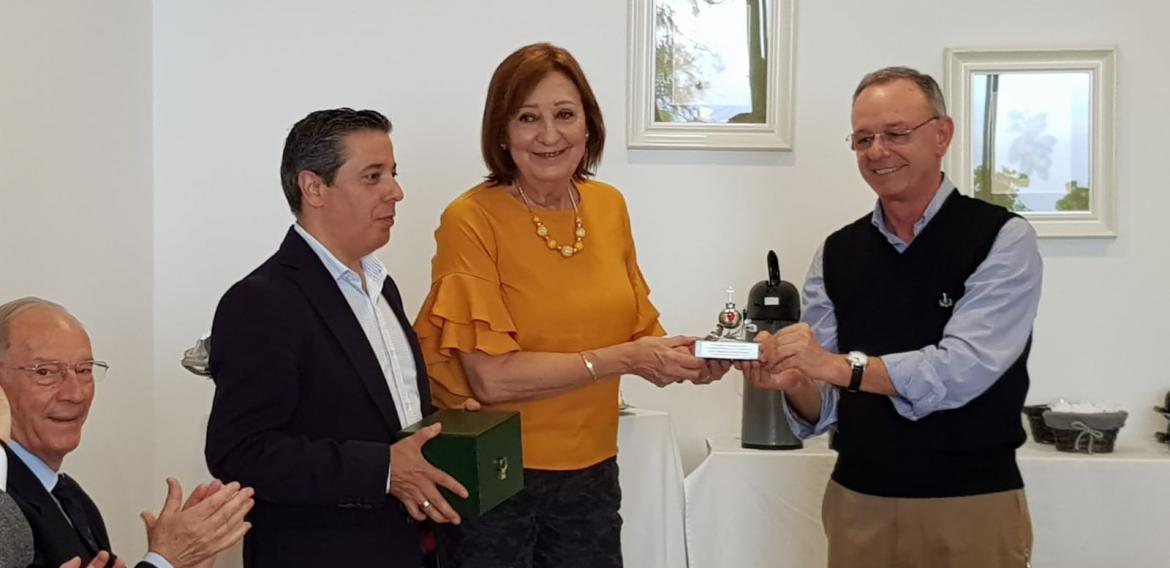 La Ciudad rinde homenaje a su directora gerente por su jubilación