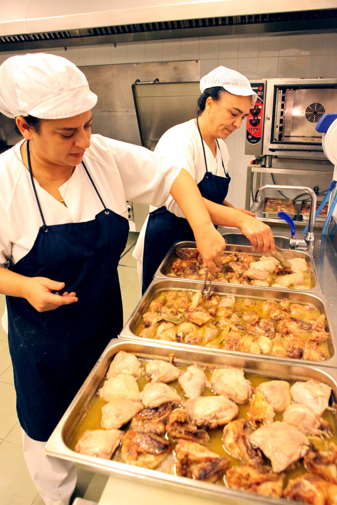 Menú especial de Nochevieja en los Servicios Sociales de Sevilla