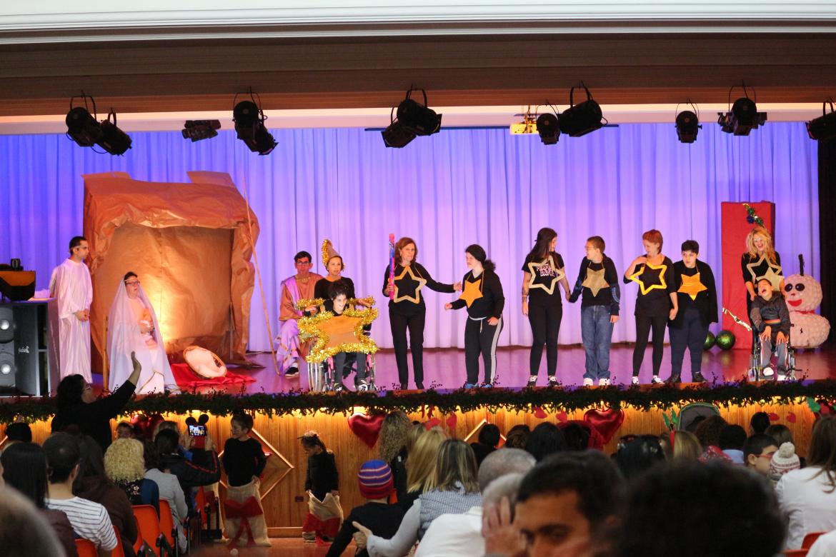 Cerca de 4.000 personas el espíritu de la Navidad en San Juan de Dios