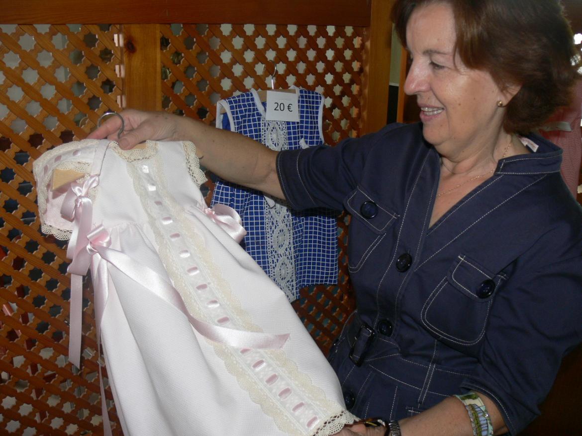 Exposición de vestidos en Sagasta para una causa solidaria