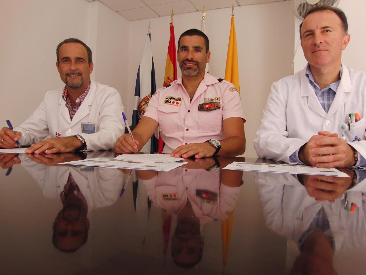 El Tenerife CajaCanarias firma un convenio con el Hospital